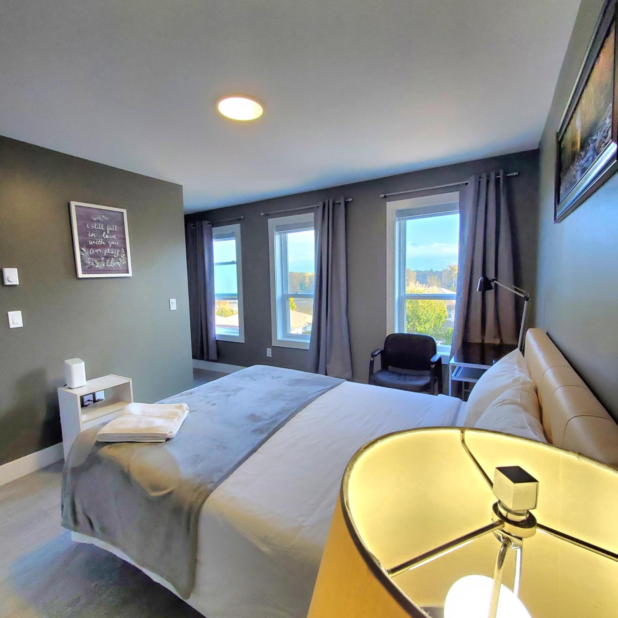 צ'יליוואק Mountain Retreat 3 Bedroom Garden House Near Heritage Park, Coliseum , Hwy 1, Fishing, Cultus Lake חדר תמונה