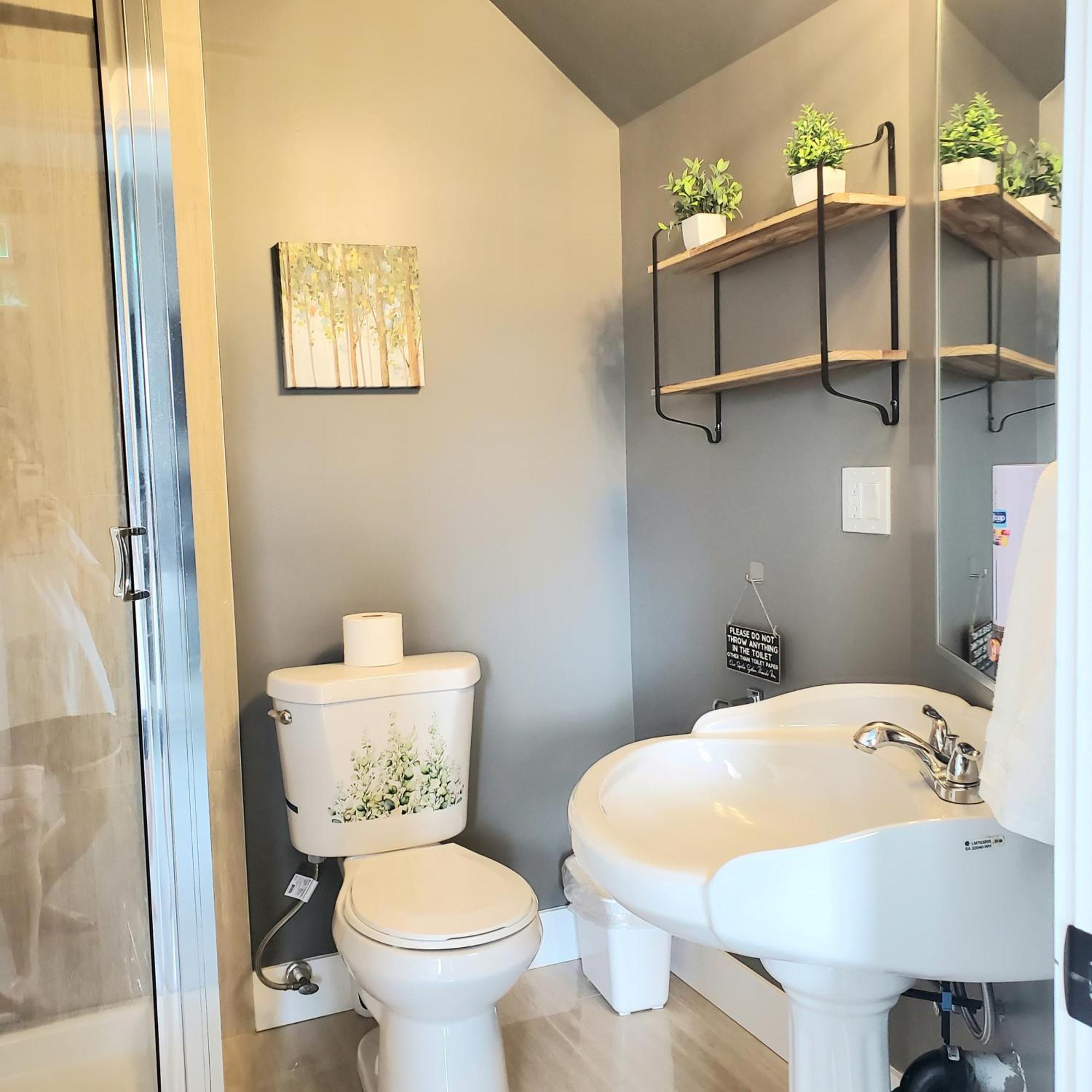 צ'יליוואק Mountain Retreat 3 Bedroom Garden House Near Heritage Park, Coliseum , Hwy 1, Fishing, Cultus Lake מראה חיצוני תמונה