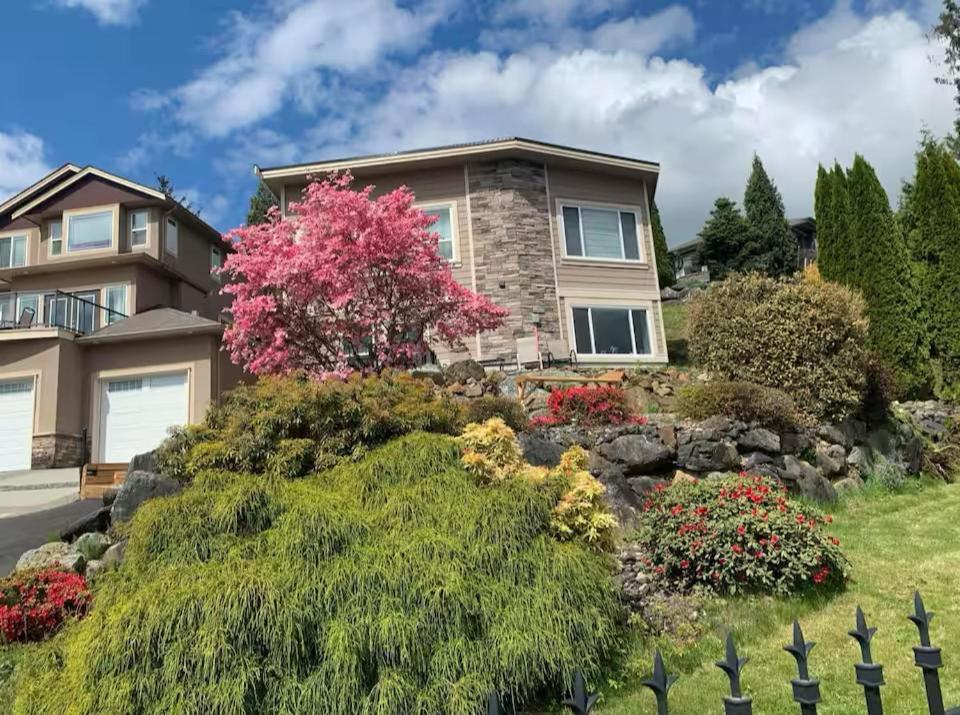 צ'יליוואק Mountain Retreat 3 Bedroom Garden House Near Heritage Park, Coliseum , Hwy 1, Fishing, Cultus Lake מראה חיצוני תמונה
